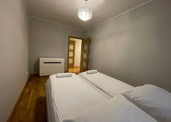 Nice - Big - 3 - 6 People * Breslau