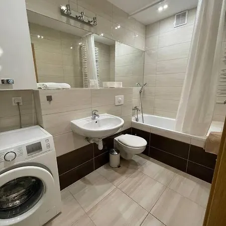 Nice - Big - 3 - 6 People Hotel