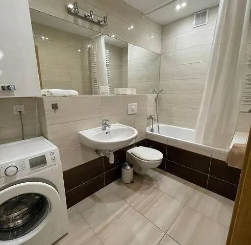 Nice - Big - 3 - 6 People Hotel