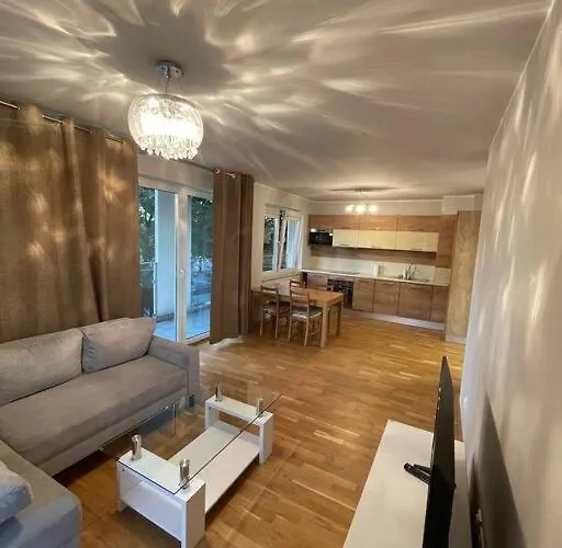 Nice - Big - 3 - 6 People Hotel